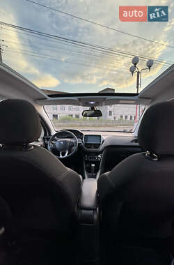 Хэтчбек Peugeot 208 2013 в Виннице