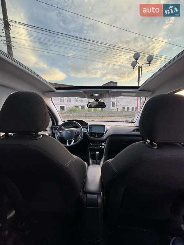 Хэтчбек Peugeot 208 2013 в Виннице