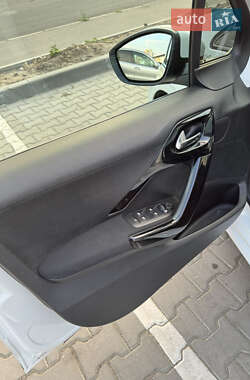 Хэтчбек Peugeot 208 2013 в Виннице