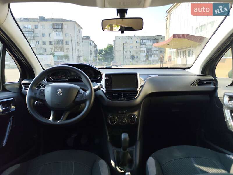 Хетчбек Peugeot 208 2013 в Звягелі