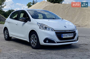 Хэтчбек Peugeot 208 2016 в Киеве