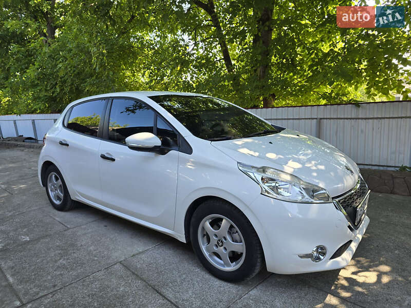 Peugeot 208 2014