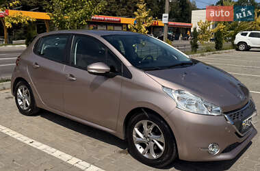 Хэтчбек Peugeot 208 2013 в Тернополе