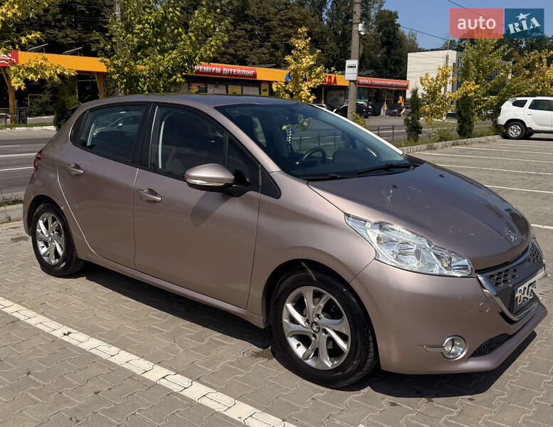 Peugeot 208 2013