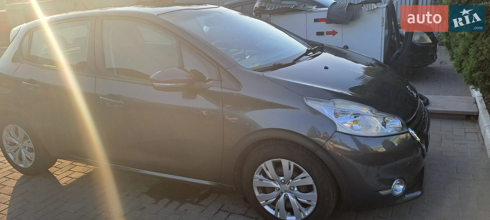 2012 Peugeot 208 - мініатюра 2