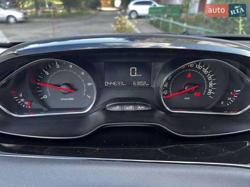 Хетчбек Peugeot 208 2013 в Полтаві