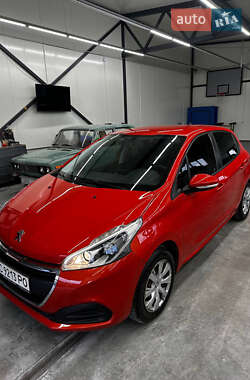 Хэтчбек Peugeot 208 2015 в Львове