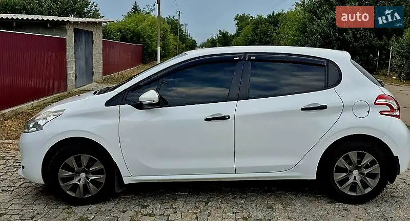 Peugeot 208 2013
