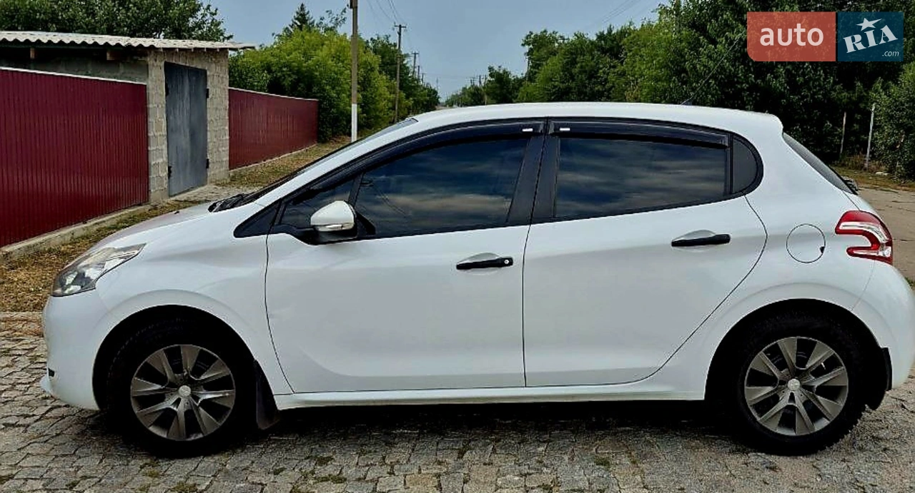 2013 Peugeot 208 - мініатюра 28