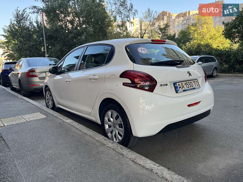 Хэтчбек Peugeot 208 2018 в Киеве