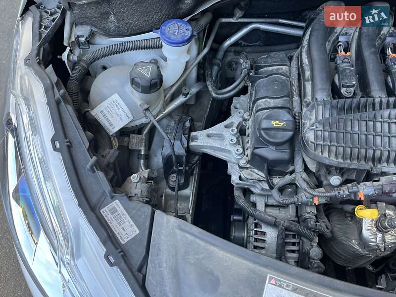 Хэтчбек Peugeot 208 2018 в Киеве