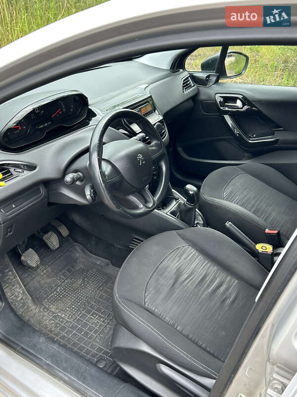 Хетчбек Peugeot 208 2013 в Львові фото 9 Хетчбек Peugeot 208 2013 в Львові