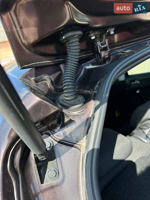 Хетчбек Peugeot 208 2013 в Києві