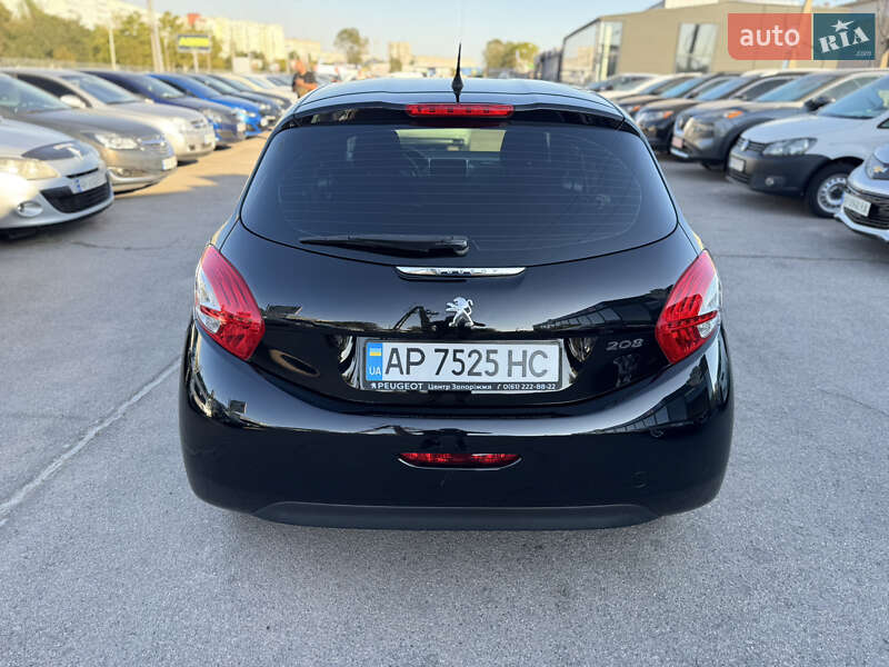 Хетчбек Peugeot 208 2013 в Запоріжжі