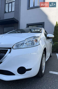 Хетчбек Peugeot 208 2013 в Києві