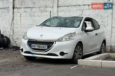 Хэтчбек Peugeot 208 2013 в Киеве