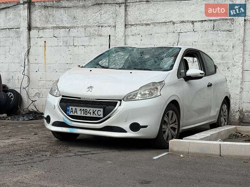 Peugeot 208 2013