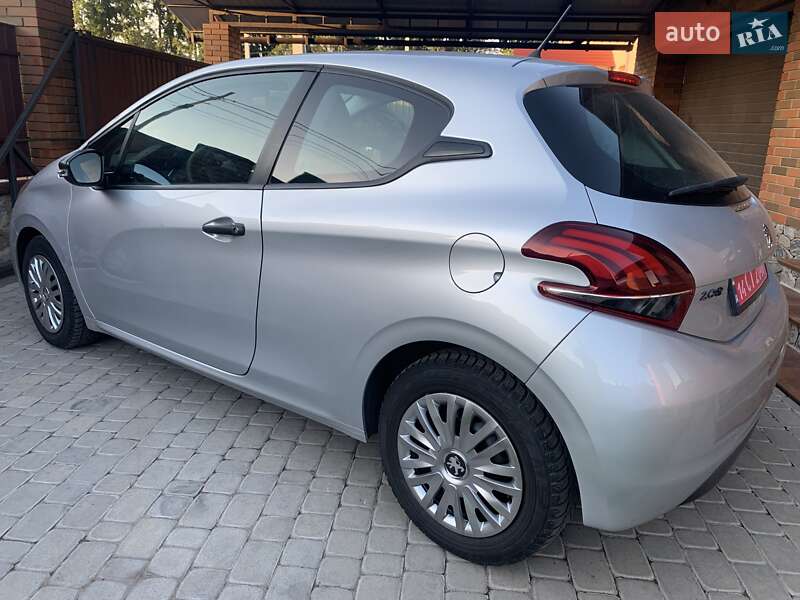 Хэтчбек Peugeot 208 2017 в Виннице