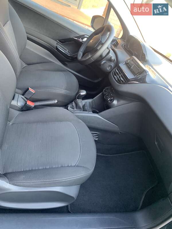 Хэтчбек Peugeot 208 2017 в Виннице