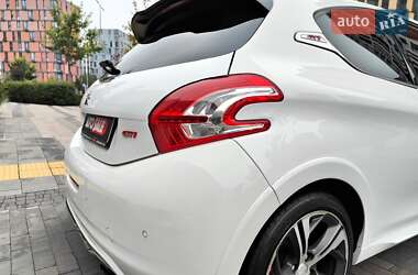 Хетчбек Peugeot 208 2013 в 
