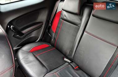 Хетчбек Peugeot 208 2013 в 