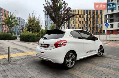 Хетчбек Peugeot 208 2013 в 