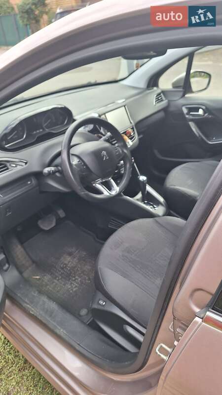 Хэтчбек Peugeot 208 2013 в Полтаве