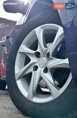 Хэтчбек Peugeot 208 2013 в 