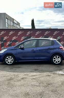 Хэтчбек Peugeot 208 2013 в 