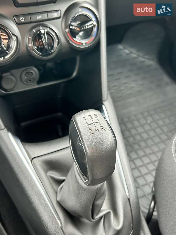 Хэтчбек Peugeot 208 2013 в Сумах