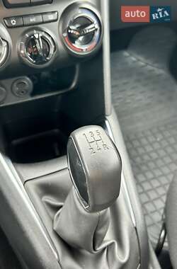 Хэтчбек Peugeot 208 2013 в 