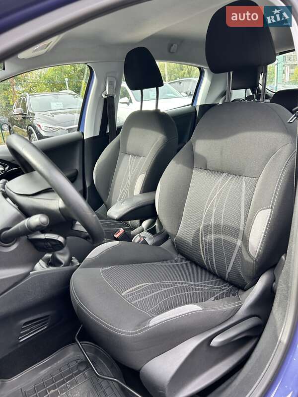 Хэтчбек Peugeot 208 2013 в Сумах