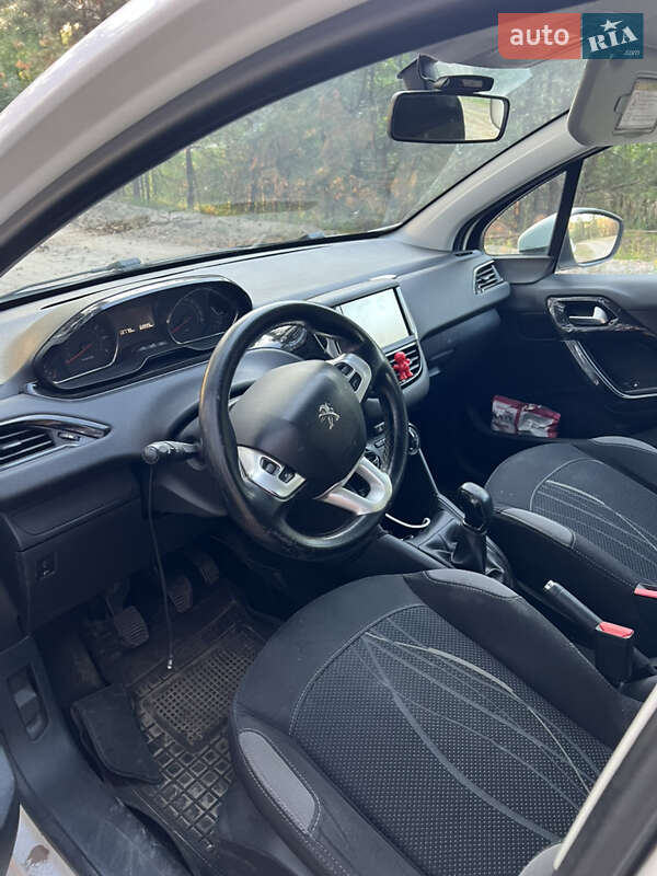 Хэтчбек Peugeot 208 2013 в Харькове