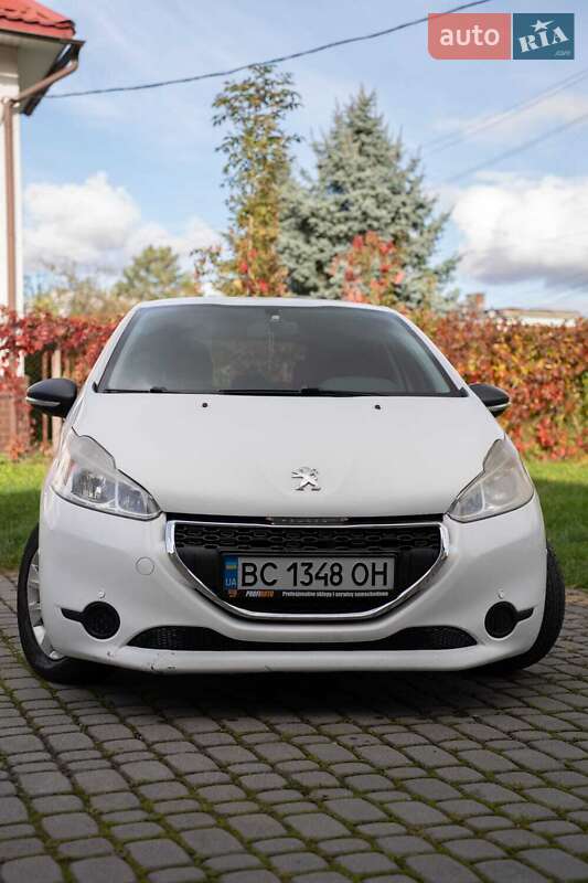 Хэтчбек Peugeot 208 2013 в Бориславе
