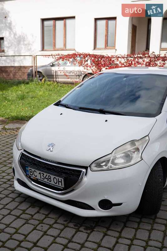 Хэтчбек Peugeot 208 2013 в Бориславе
