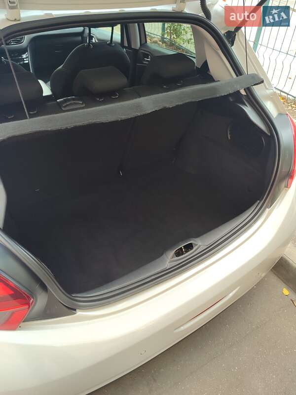 Хэтчбек Peugeot 208 2016 в Одессе фото 7 Хэтчбек Peugeot 208 2016 в Одессе