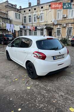 Хэтчбек Peugeot 208 2013 в 