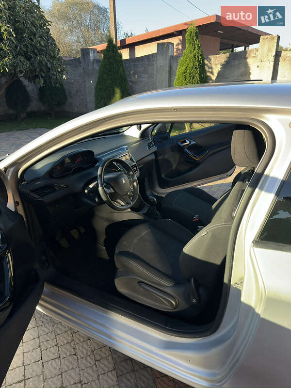 Хетчбек Peugeot 208 2013 в Львові фото 11 Хетчбек Peugeot 208 2013 в Львові