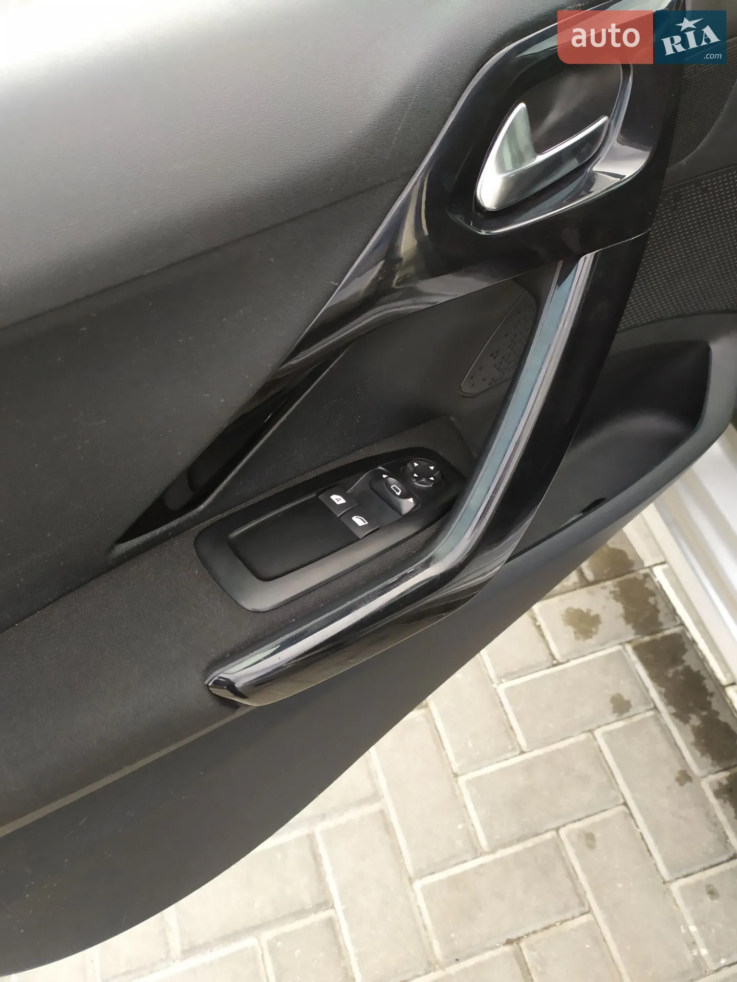 2013 Peugeot 208 - мініатюра 12