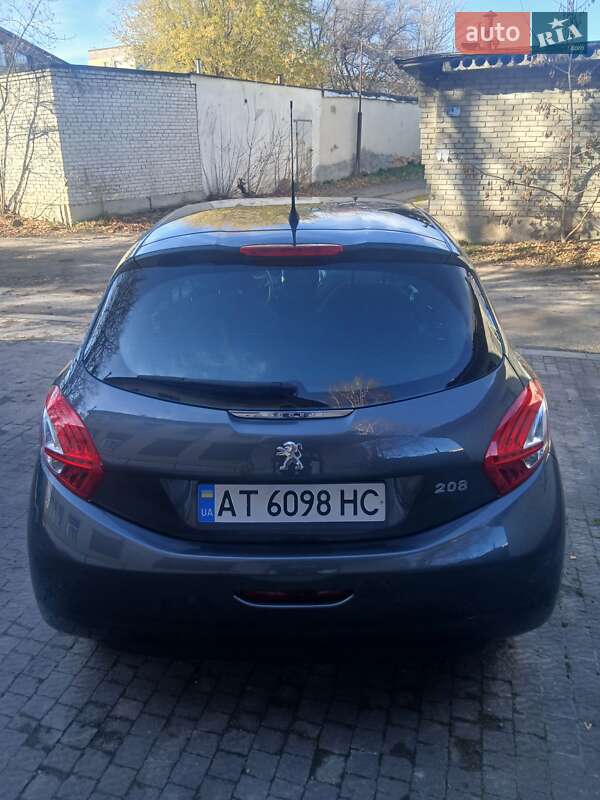 Хэтчбек Peugeot 208 2013 в Калуше