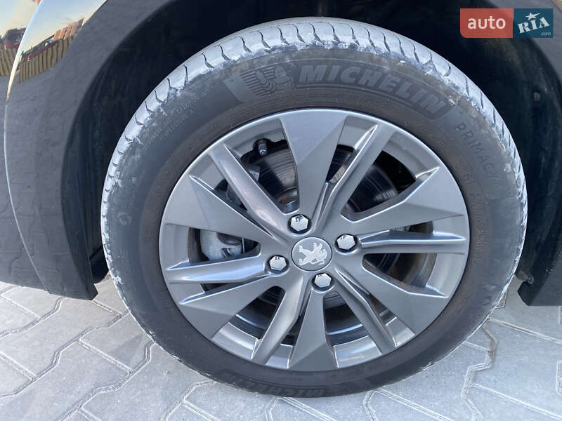 Хэтчбек Peugeot 208 2021 в Тернополе