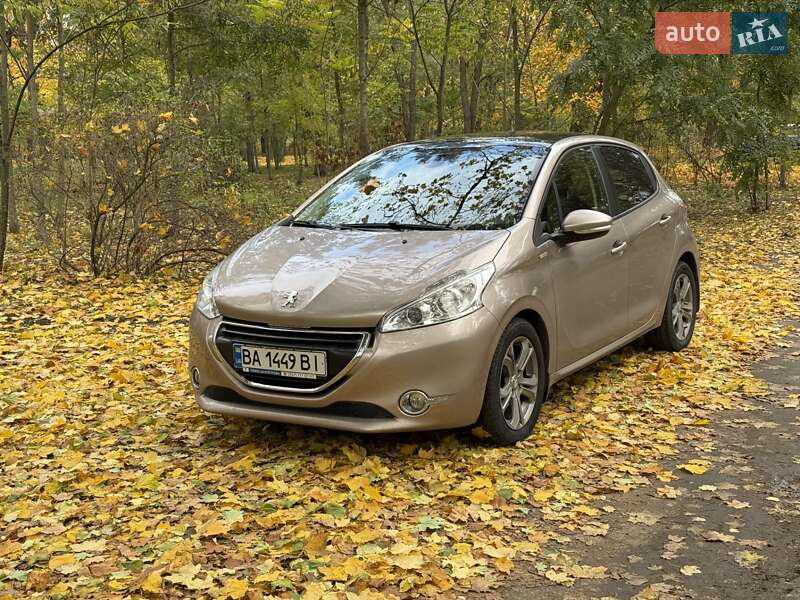 Peugeot 208 2014