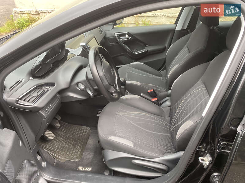 Хэтчбек Peugeot 208 2014 в Луцке фото 10 Хэтчбек Peugeot 208 2014 в Луцке