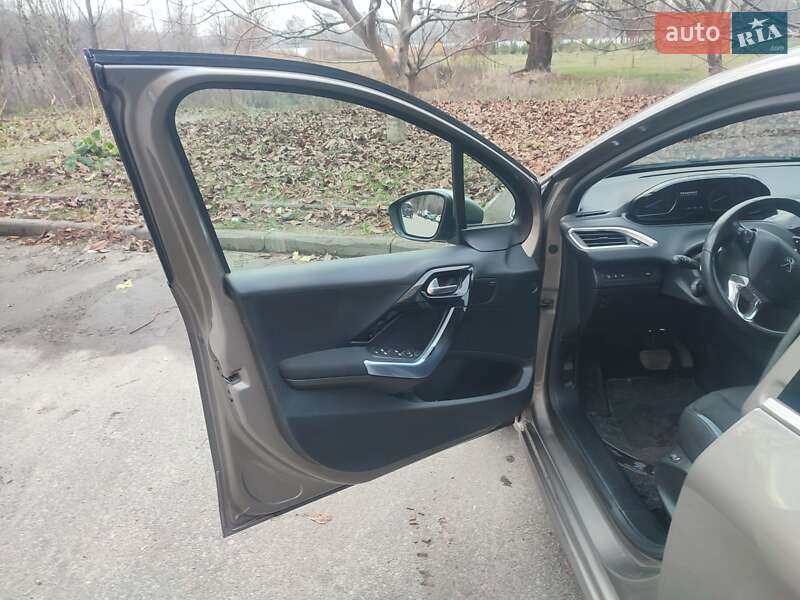 Хэтчбек Peugeot 208 2013 в Сумах фото 10 Хэтчбек Peugeot 208 2013 в Сумах