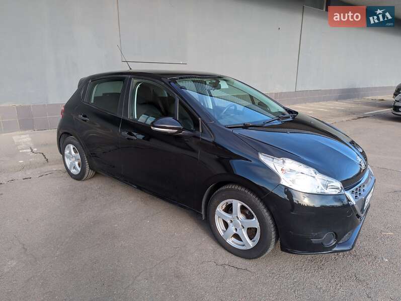 Peugeot 208 2012