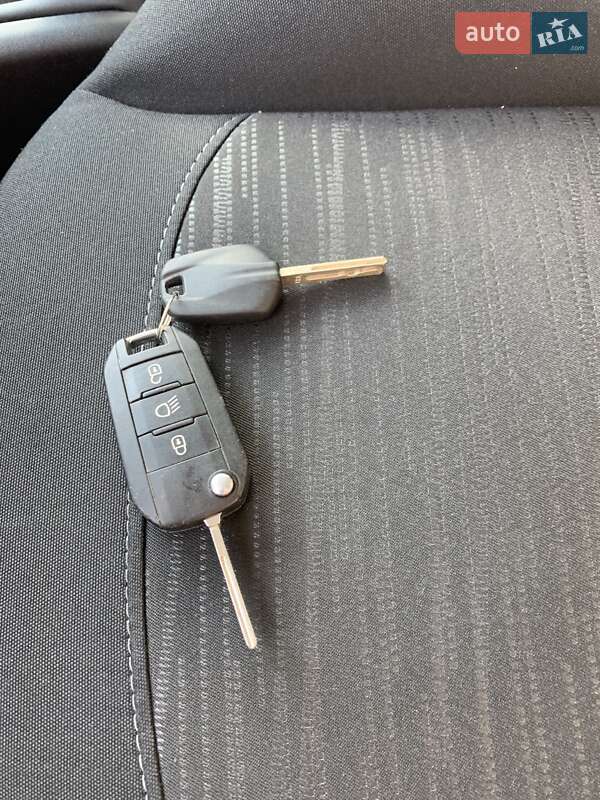 Хэтчбек Peugeot 208 2017 в Виннице