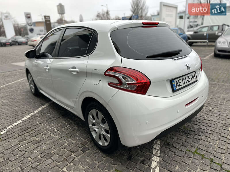 Хэтчбек Peugeot 208 2013 в Днепре