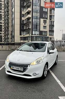 Хетчбек Peugeot 208 2013 в Києві