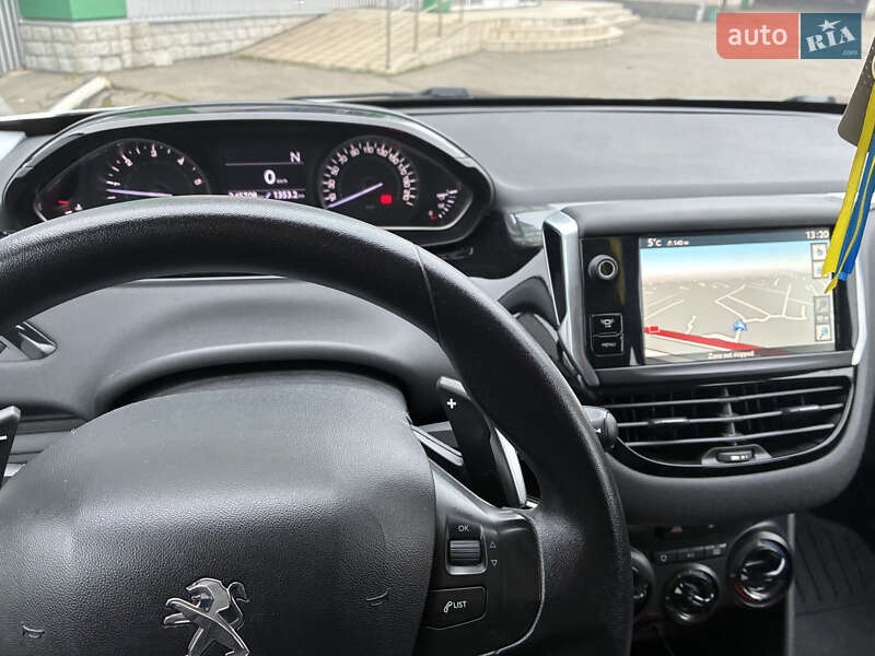 Хэтчбек Peugeot 208 2013 в Чернигове фото 17 Хэтчбек Peugeot 208 2013 в Чернигове