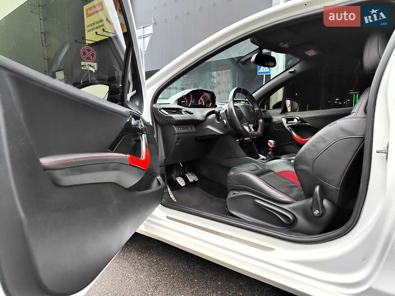 Хэтчбек Peugeot 208 2013 в Киеве фото 35 Хэтчбек Peugeot 208 2013 в Киеве